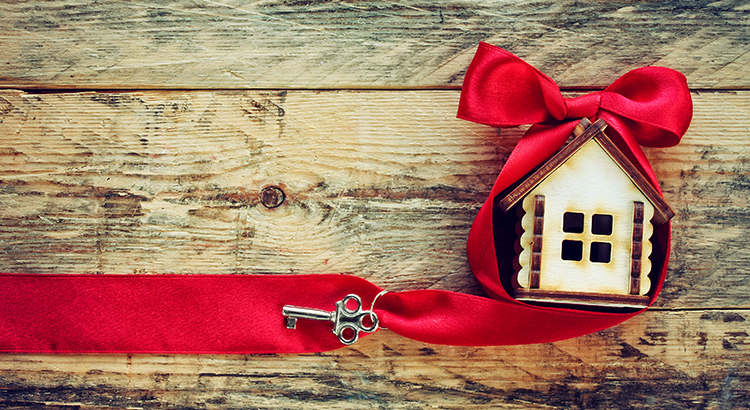 Why you should sell your house during the holiday season - Your House May Be High on the Buyer Wish List This Holiday Season | MyKCM